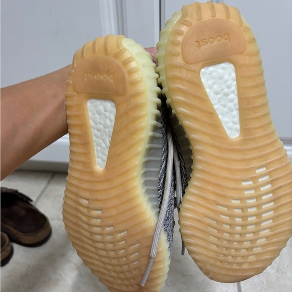 women’s yeezy 350 boost v2 ash pearl - Picture 4 of 6